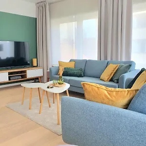 Skaai Five - Newly Renovated 2 Bedrooms Appartement Oostende